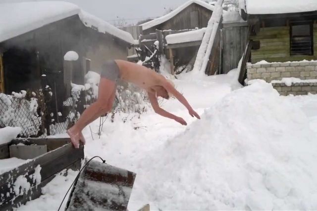 Чем может быть опасно прыгать в снег сразу после сауны?