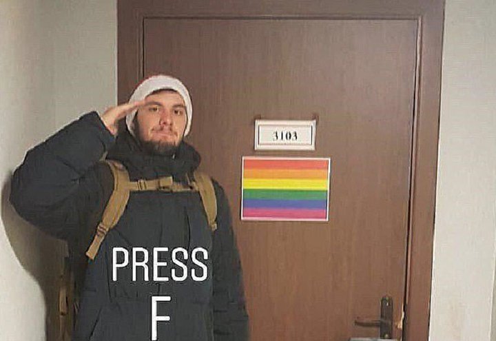 В Пинске студенту объявили выговор за радужный флаг на двери блока в общежитии